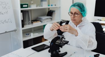 מחקר שלב 1/3 להערכת היעילות והבטיחות של סלינקסור, מעכב סלקטיבי של יצוא חלבונים מגרעין התא, בשילוב עם רוקסוליטיניב במטופלים עם מיאלופיברוזיס שלא טופלו בעבר